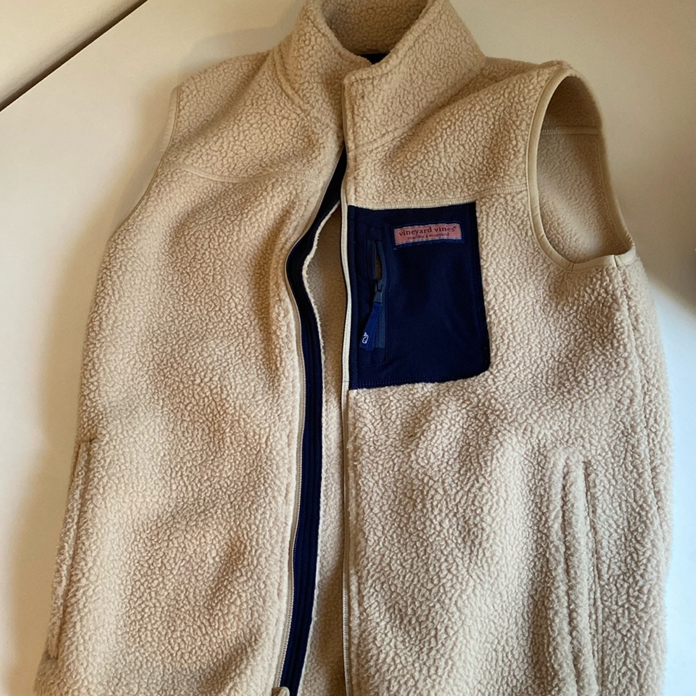 Vineyard vines Sherpa vest